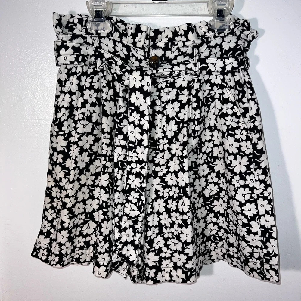 Who What Where,8 linen blend, belted slant pockets, high ruffle waist button zip